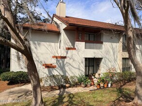 Building Photo - 902 Wood Hill Dr