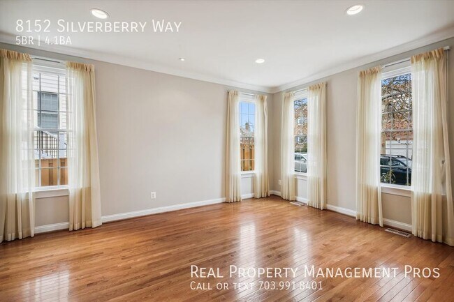 Building Photo - Bright & Beautiful Brick Home- Next to Tys...