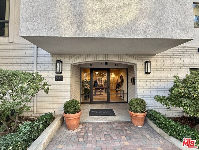 Foto del edificio - 637 Wilcox Ave