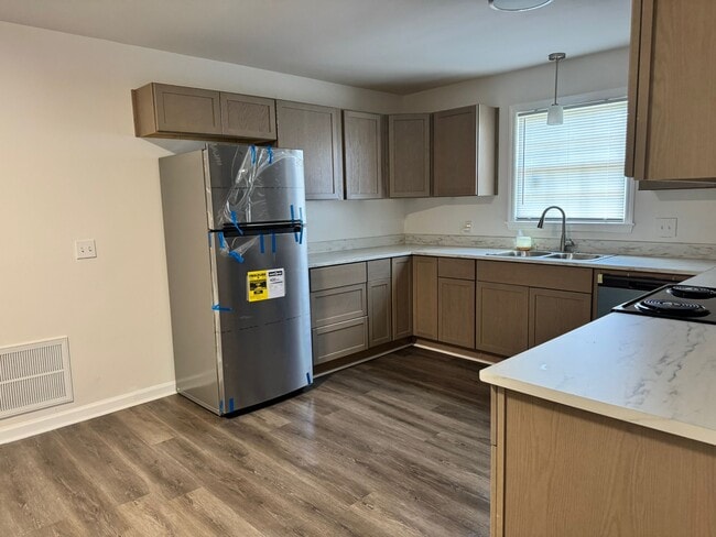 Kitchen - 416 West Lakeside avenue