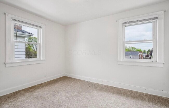 Foto del edificio - 1066 Kelton Ave