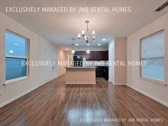 Building Photo - 1253 Pangola Dr