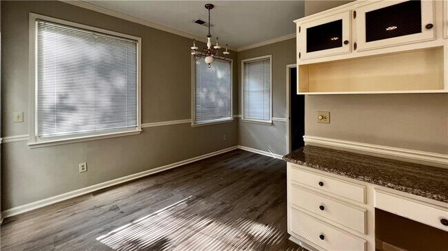 Foto del edificio - 11175 Linbrook Ln