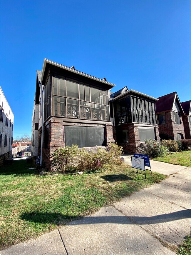 Building Photo - 5005 Wyandotte St