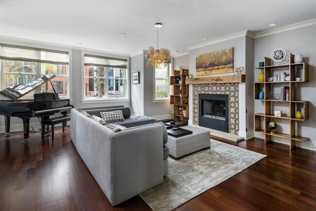 Building Photo - 6 bedroom in Chicago IL 60622