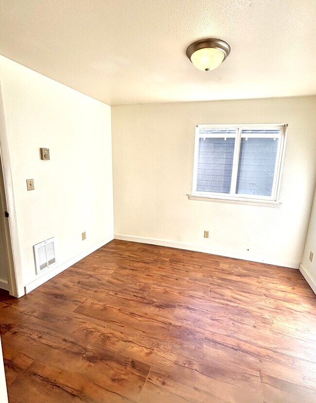 Foto del edificio - 1007 W Main St