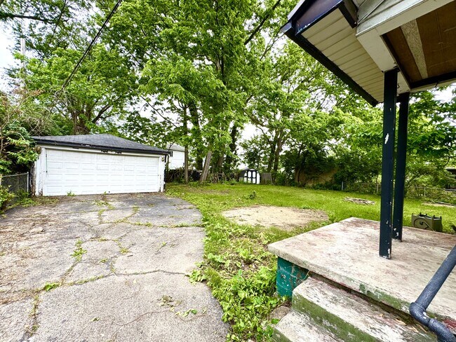 Foto del edificio - 555 Cedarhurst Ave