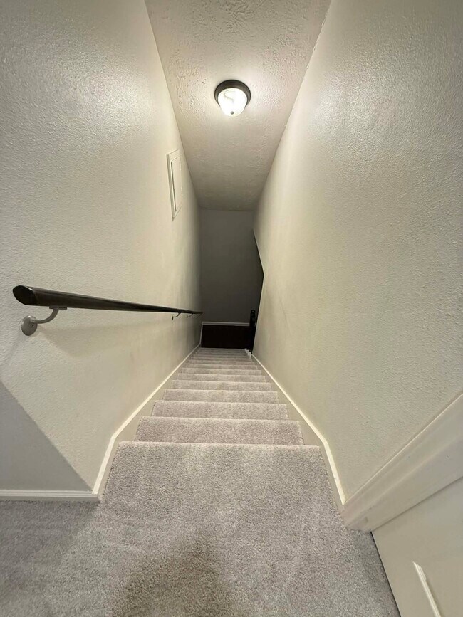 Foto del edificio - 1906 Savanna Ct N