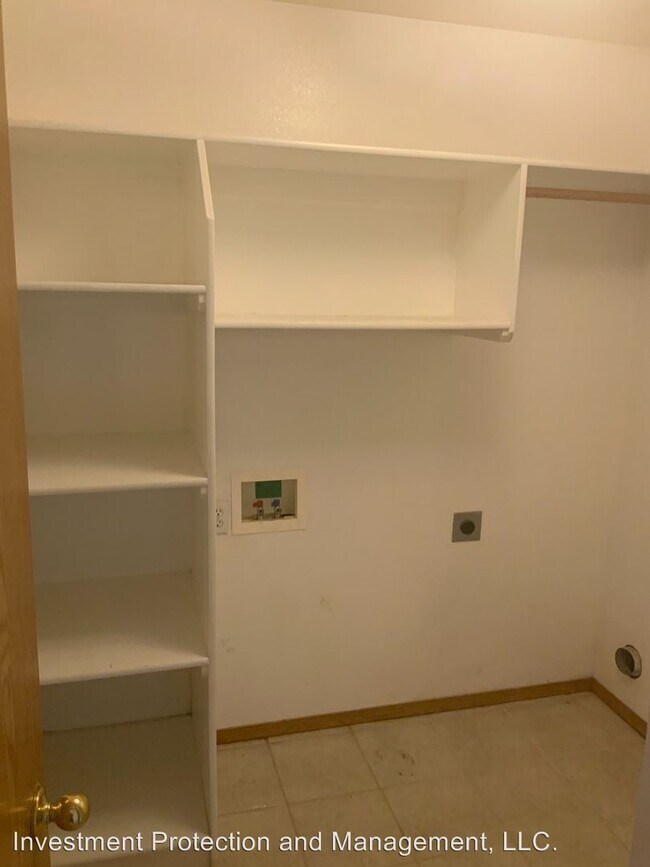 Foto del edificio - 2 br, 2 bath House - 526 Powerline Rd