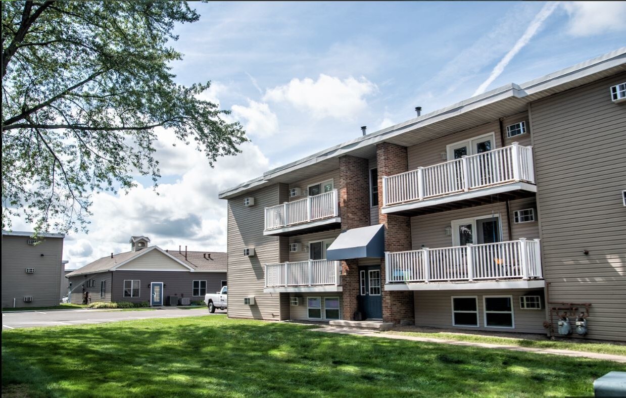 Harborside Manor Apartments in Liverpool, NY
