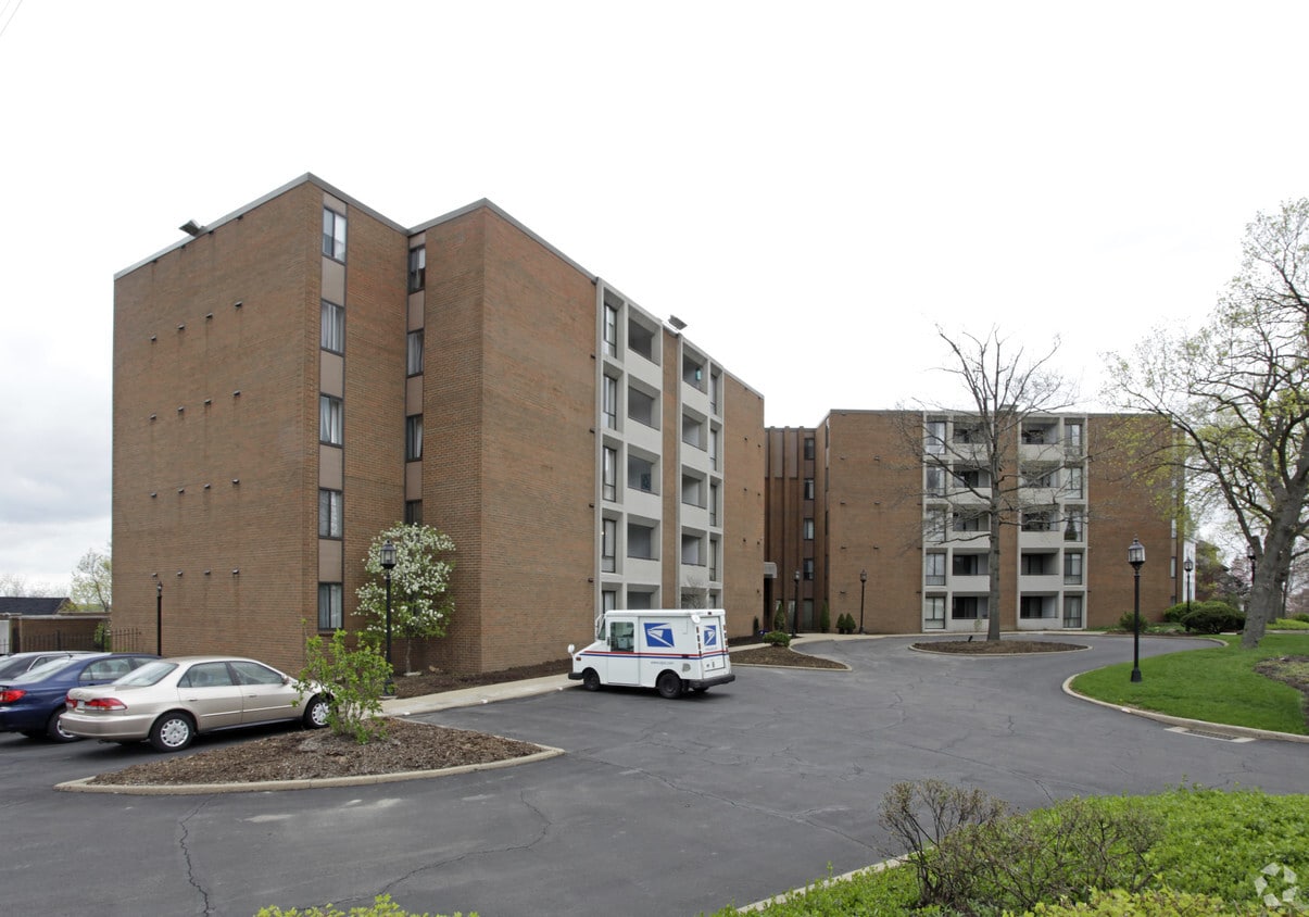 Primary Photo - 900 Washington Rd