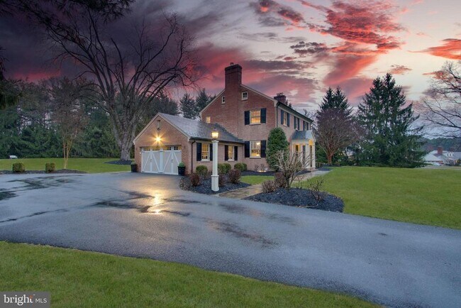 Building Photo - 2210 Boxmere Rd