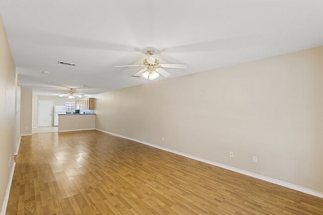 Building Photo - 912 Willow Pond St