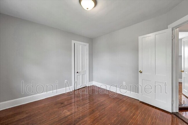 Building Photo - 22 Middlesex Ave Ext