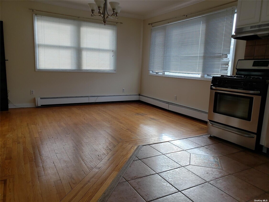 Primary Photo - 711 Outlook Ave