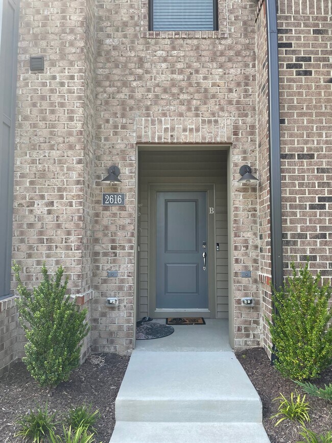 Building Photo - 2616 Lassen Walk