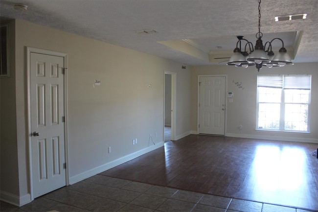 Foto del edificio - 132 Westcott Ln