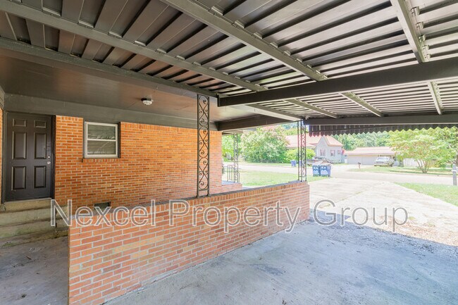 Building Photo - 6700 Blocker St