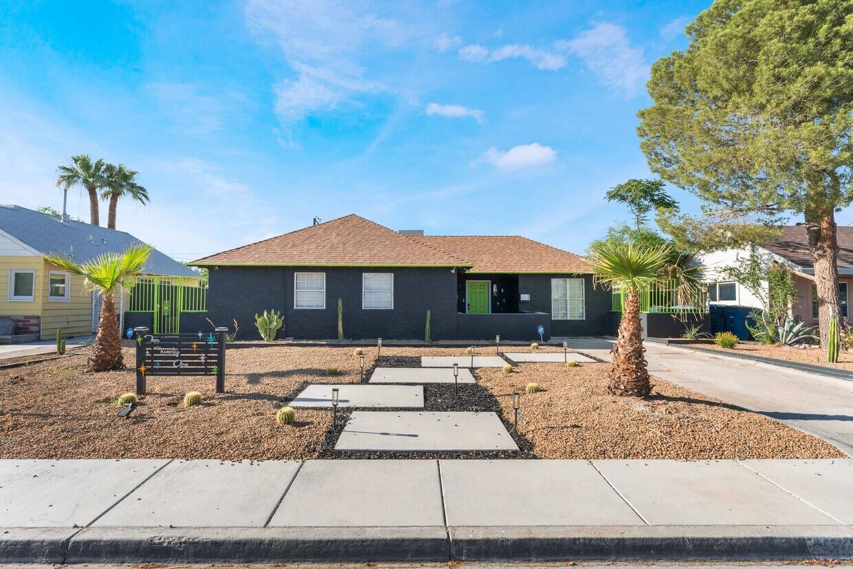 Primary Photo - Furnished Luxury Downtown Las Vegas Oasis!