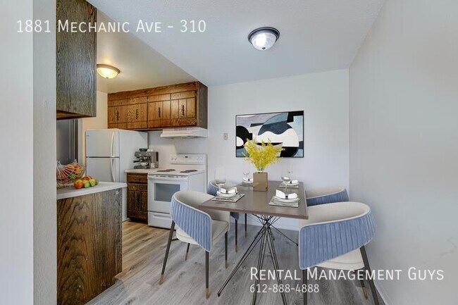 Foto del edificio - Quiet Building, Heat Paid, Garages Available