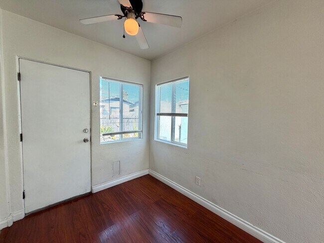 Foto del edificio - Now available 1bed/1bath unit in Normal Heights!