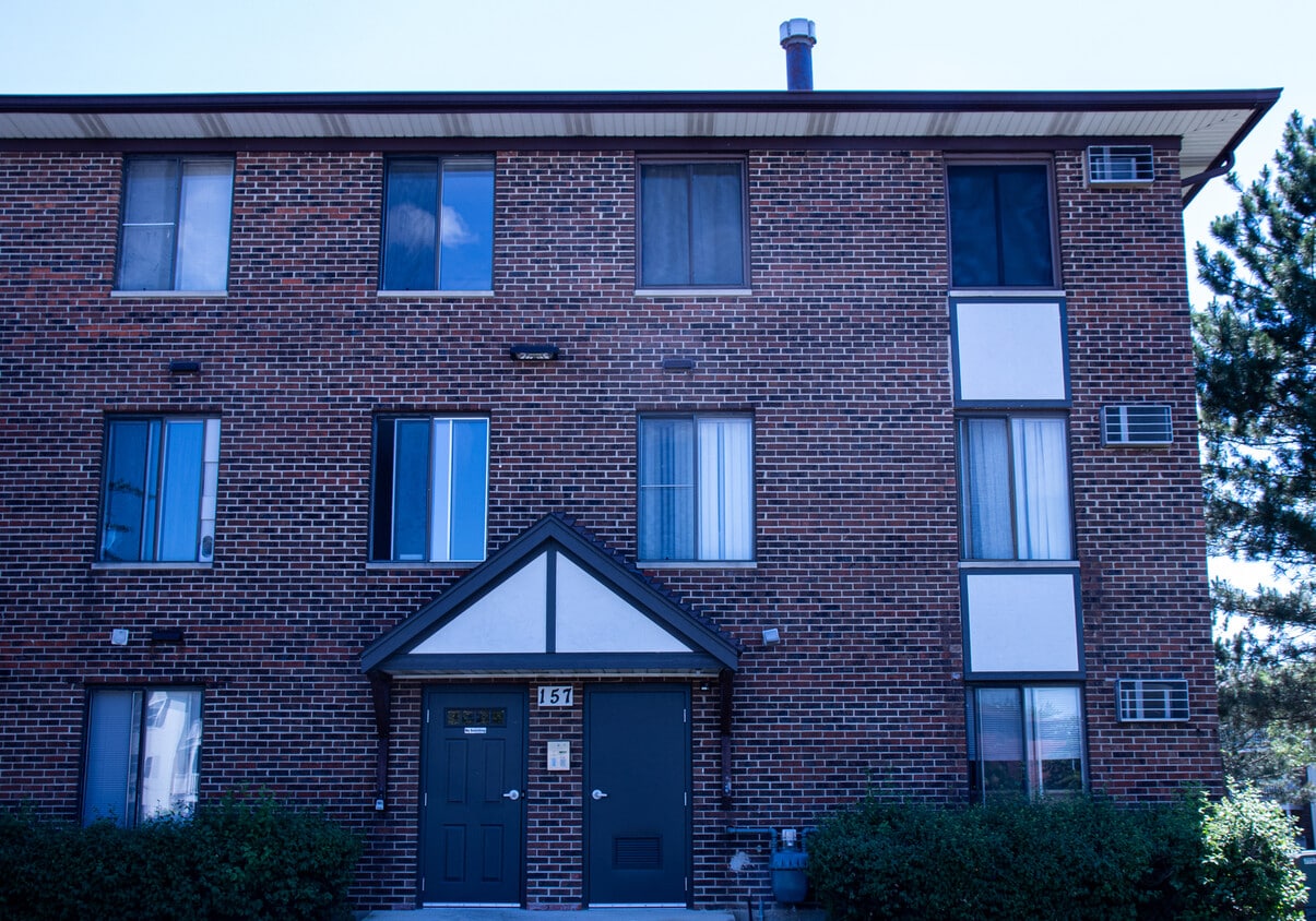 157 N Gregory St Unit 14, Aurora, IL 60504 Condo for Rent in Aurora