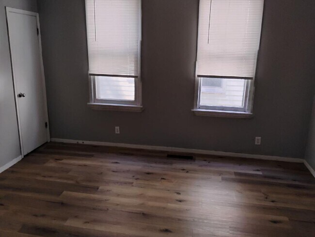 Foto del edificio - 1523 W 4th St