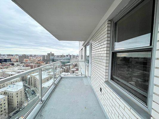 Foto del edificio - 2 bedroom in Bronx NY 10451