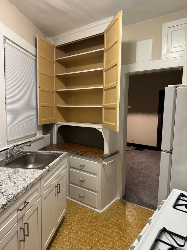 Building Photo - 504 Todd St