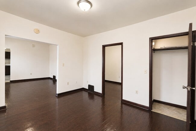 Foto del edificio - 312 E North St