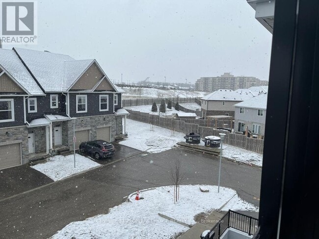 Photo du bâtiment - 439-439 Athlone Ave