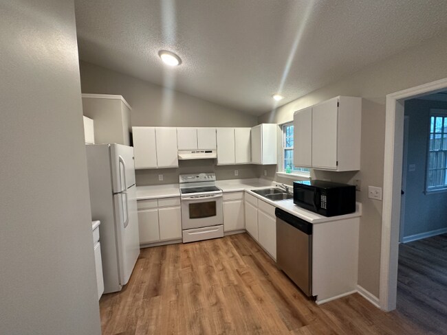 Foto del edificio - 161 Mill Creek Dr