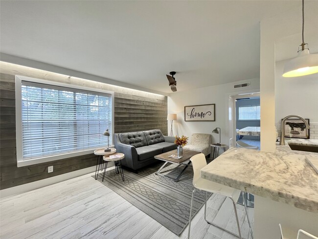 Building Photo - 1855 Portsmouth St