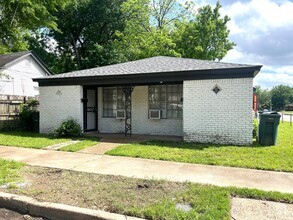 Building Photo - 3133-3315 Nathan Ave