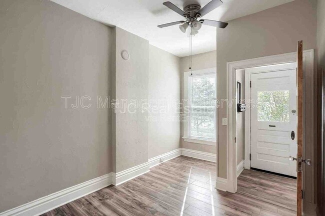 Photo - 460 S Lincoln St Apartment