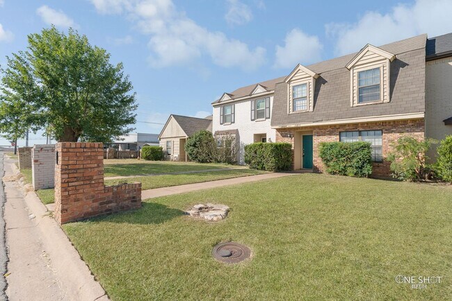 Foto del edificio - 210 Washington Blvd