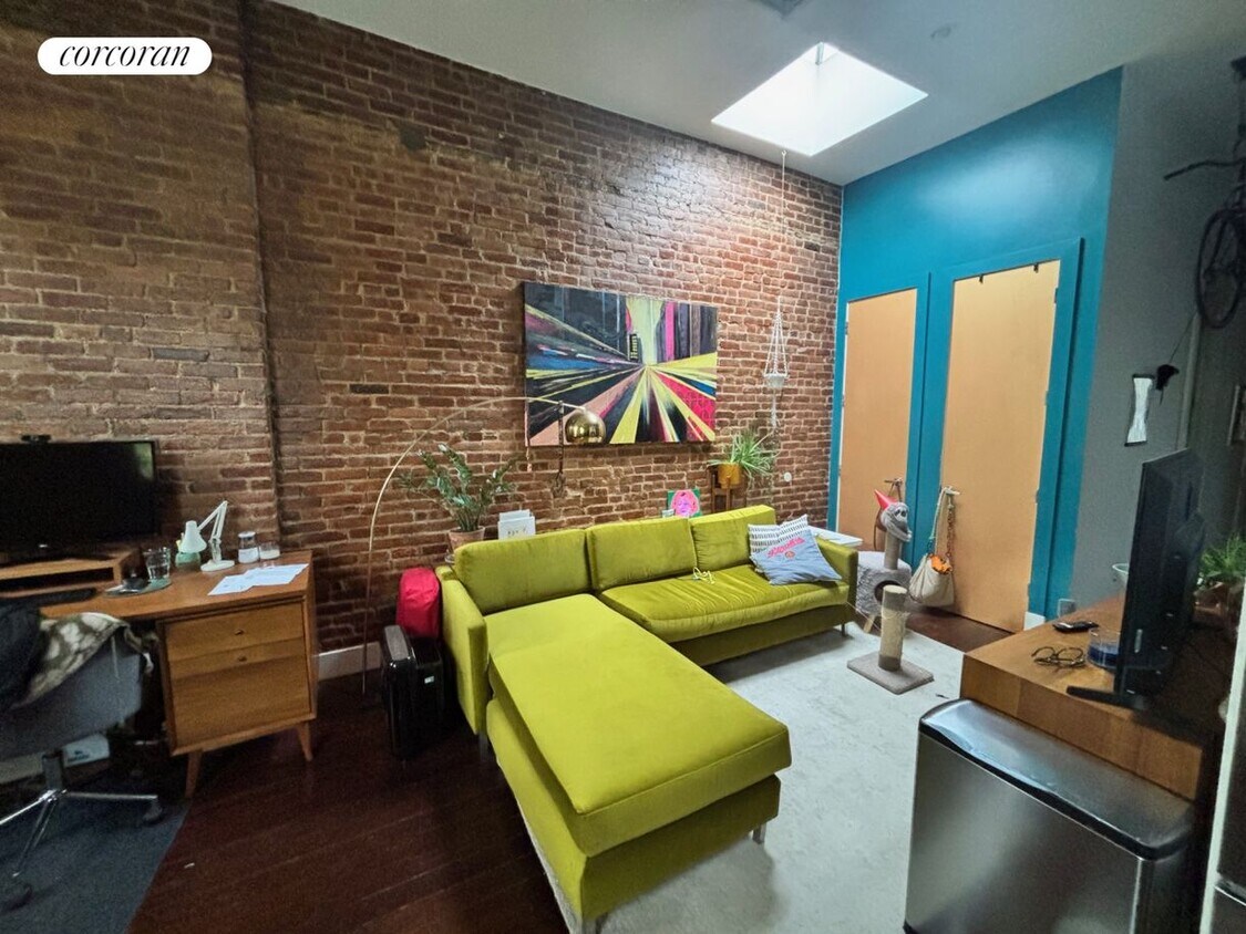 Foto principal - 16 Bedford Ave