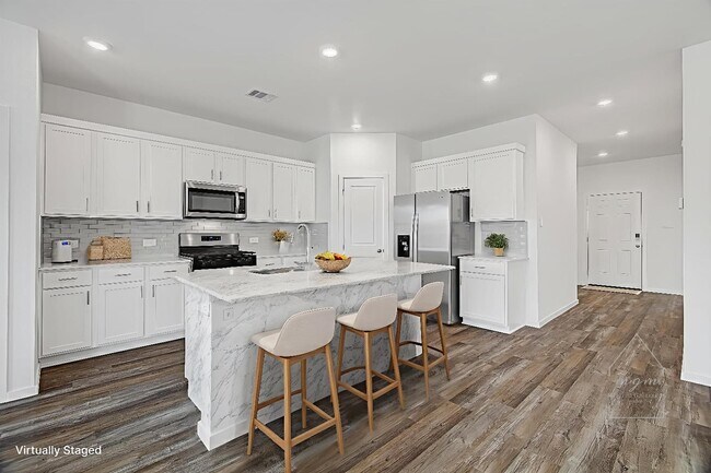 Foto del edificio - 20550 Fourier Dr