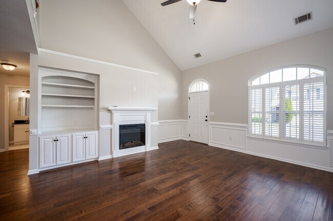 Building Photo - 403 Snead Way