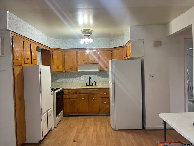 Foto del edificio - 74-17 85th Dr