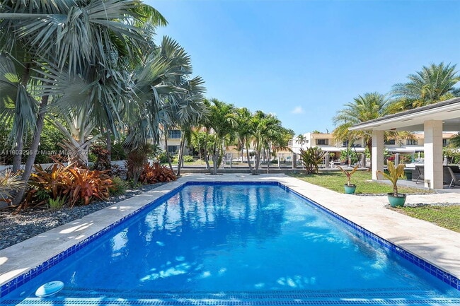 Foto del edificio - 1481 NE 104th St