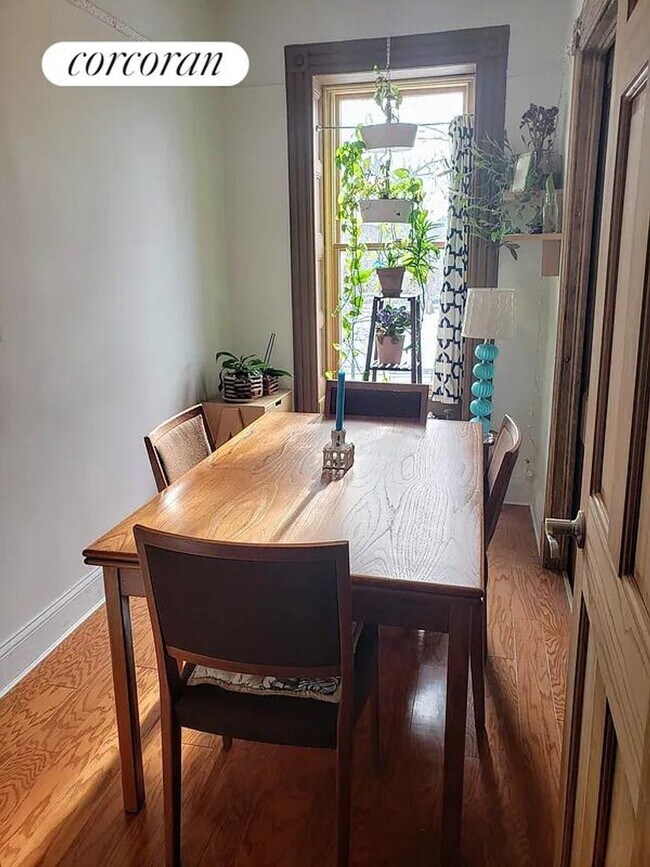 Foto del edificio - 813 Halsey St