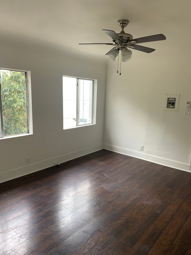 Building Photo - 2815 Hyans St