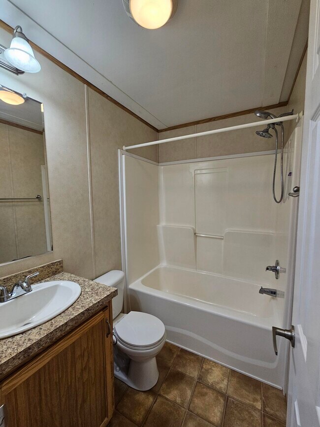 Foto del edificio - 4 Arbor Pl