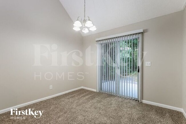Foto del edificio - 5835 Shadewater Dr