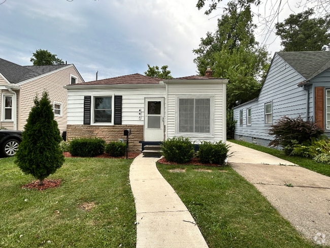 Building Photo - 601 E Webster St