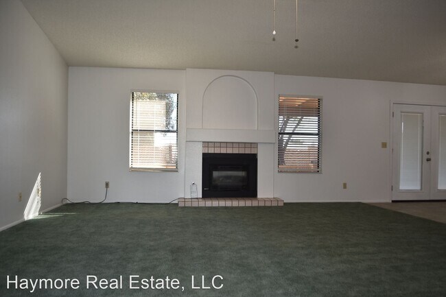 Building Photo - 4 br, 2 bath House - 2924 Sun Crest Dr