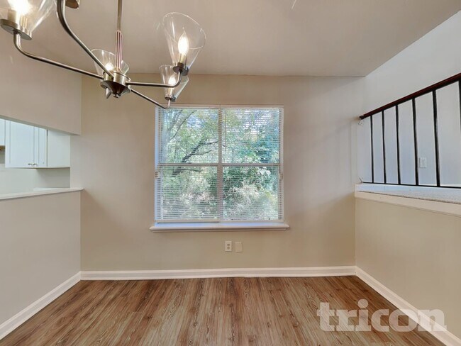 Building Photo - 2755 Wildflower Ln SW