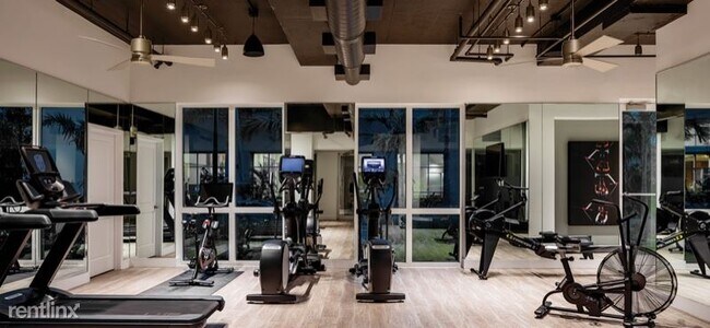 Foto del edificio - 1 br, 1 bath Apartment - 1851 SE 10th Ave