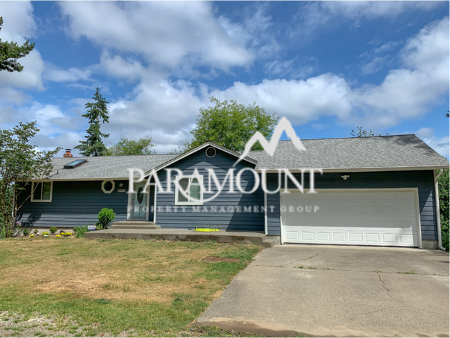 Building Photo - Beautiful 3 Bedroom close to Silverdale!